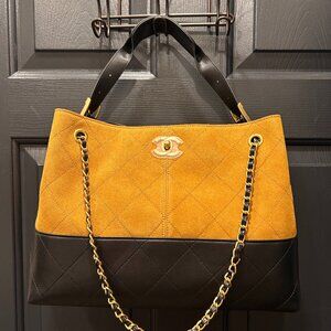 Stunning Chanel Deauville Hobo Bag - Suede & Leather